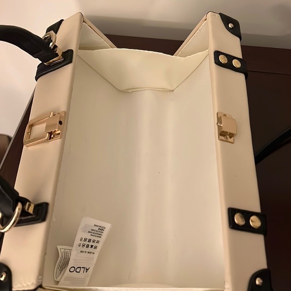 Aldo - Picture 6 of 11